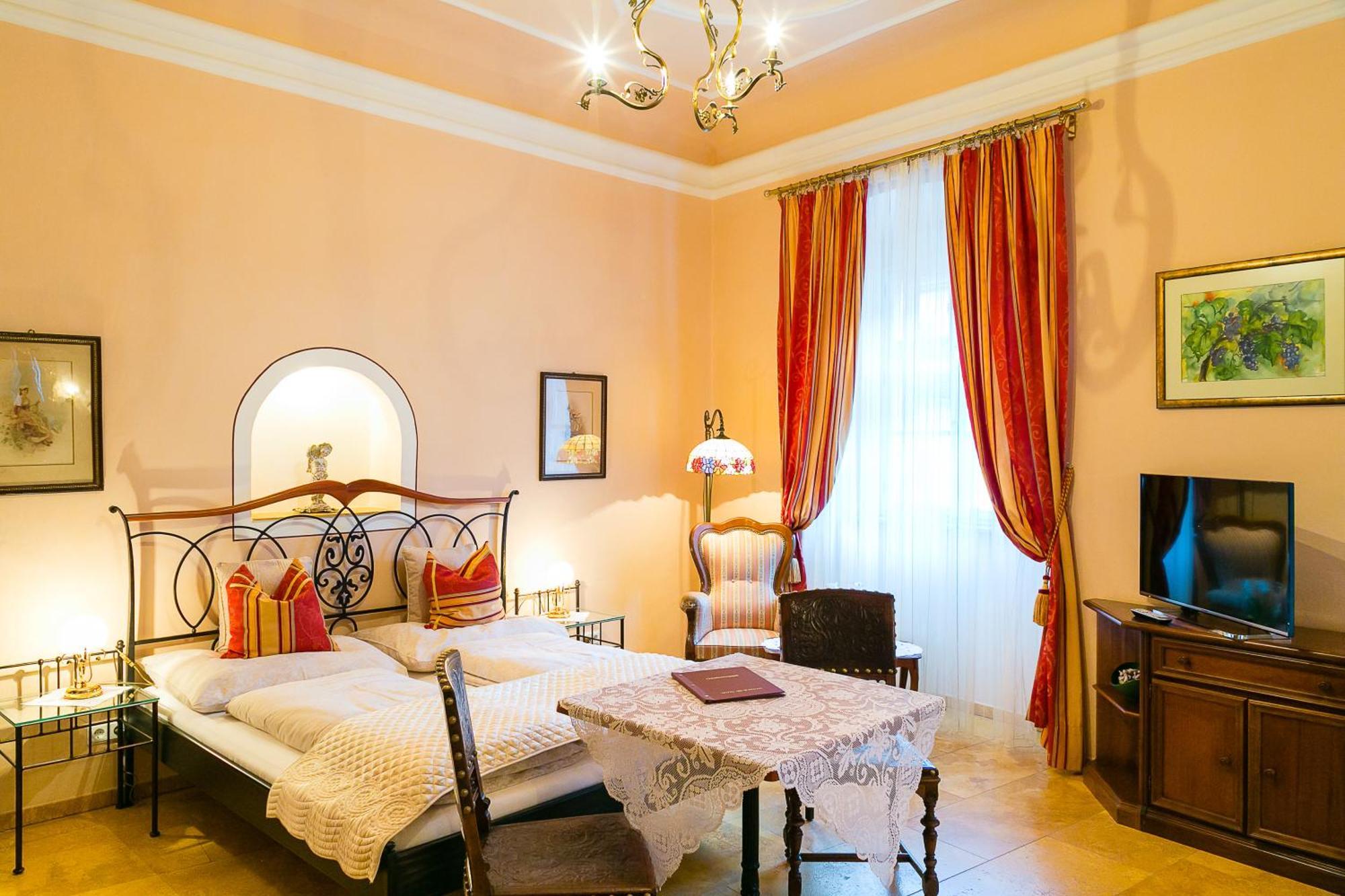Boutique Hotel Ur-Wachau Weissenkirchen in der Wachau Ngoại thất bức ảnh